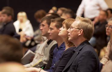 Seminar-Attendees-Listening.jpg